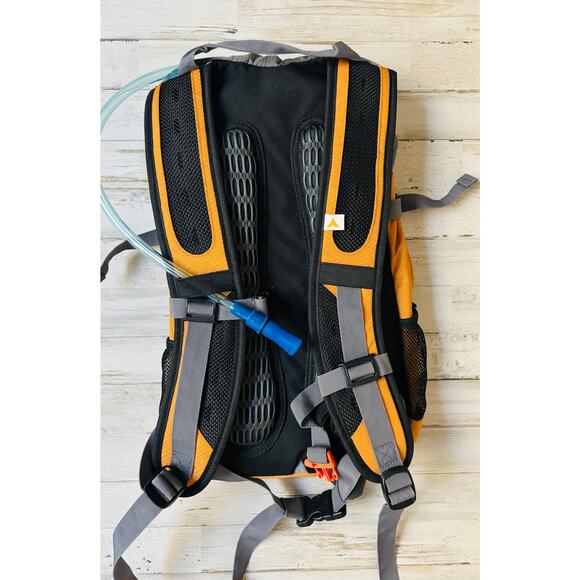 TETON Sports Oasis 1100 Hydration Pack Hiking Biking Backpack EUC - Picture 5 of 5